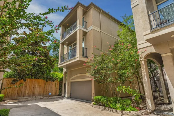 $3,400 | 6830 Staffordshire, Houston, TX 77030