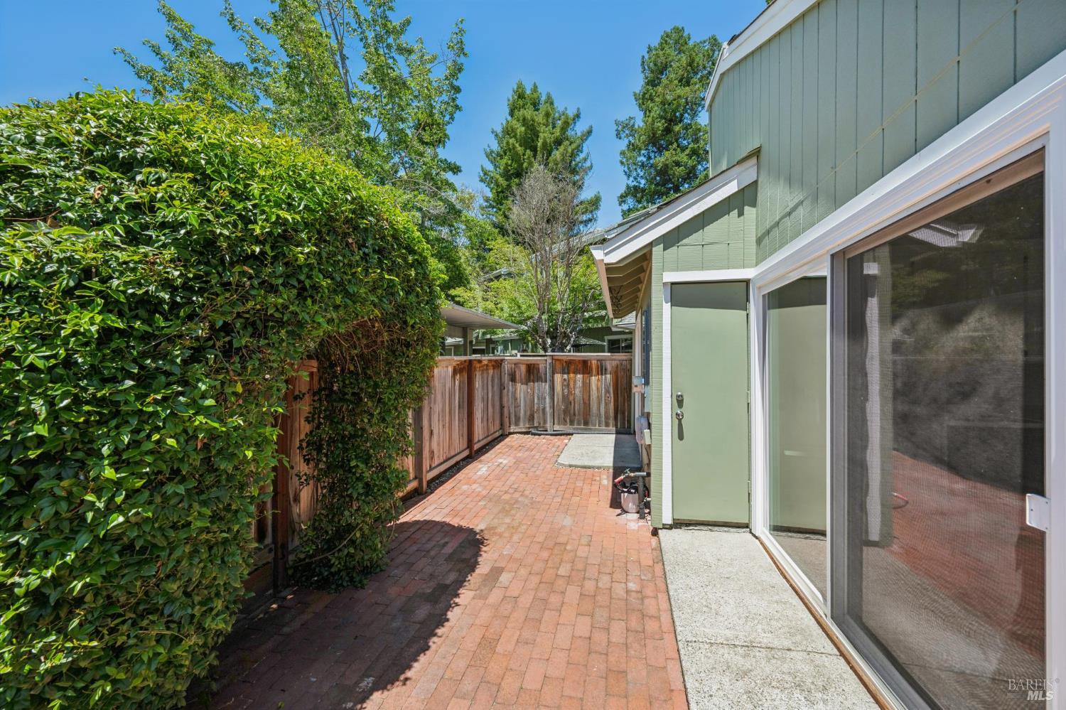 734 Racquet Club Circle Rohnert Park, CA 94928 - Photo 17 of 35