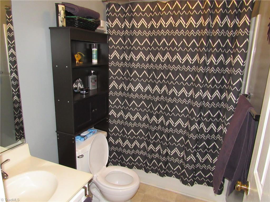 1819 Ebert Road Winston-Salem, NC 27103 - Photo 28 of 29 Guest Bathroom
