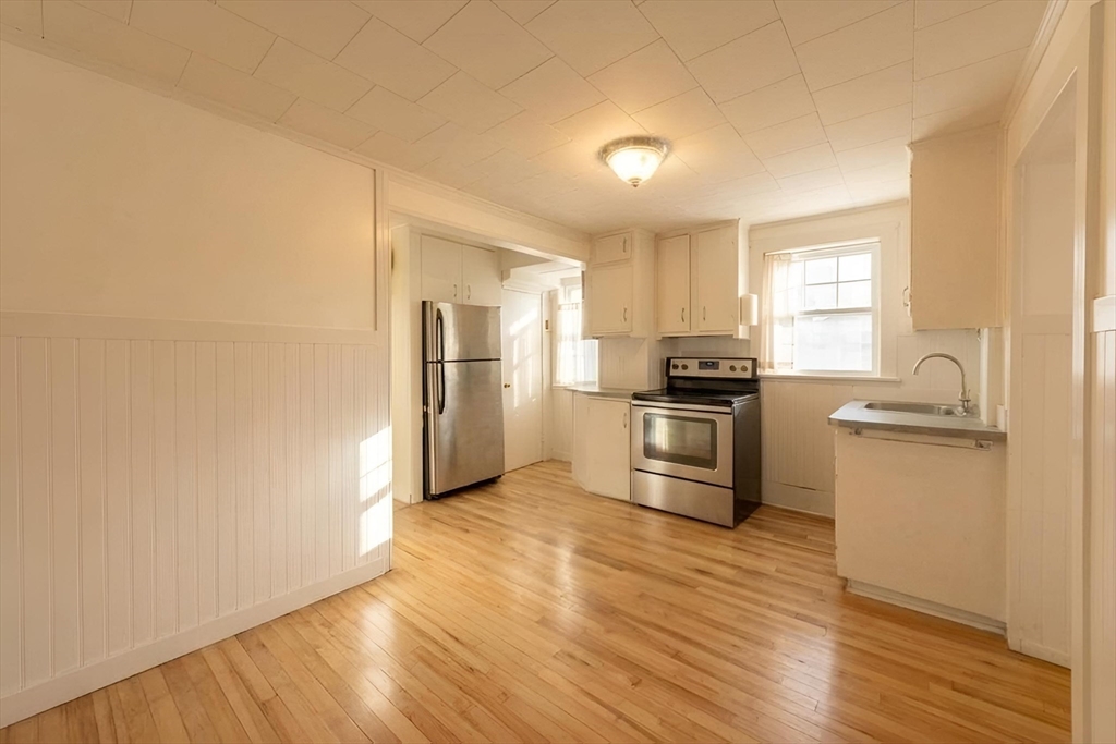 76 East Shore Road Holbrook, MA 02343 - Photo 3 of 23