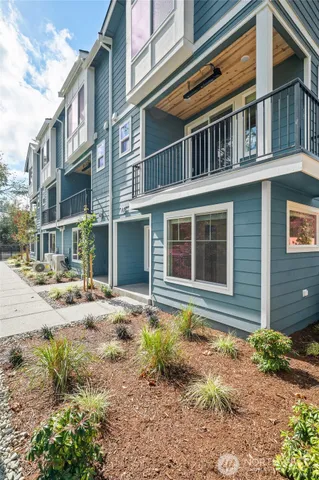 $674,900 | 14424 Madison Way, Unit E1, Lynnwood, WA 98087