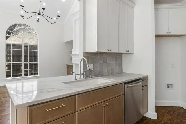 $759,900 | 5805 Kingsbrook Drive, Plano, TX 75093