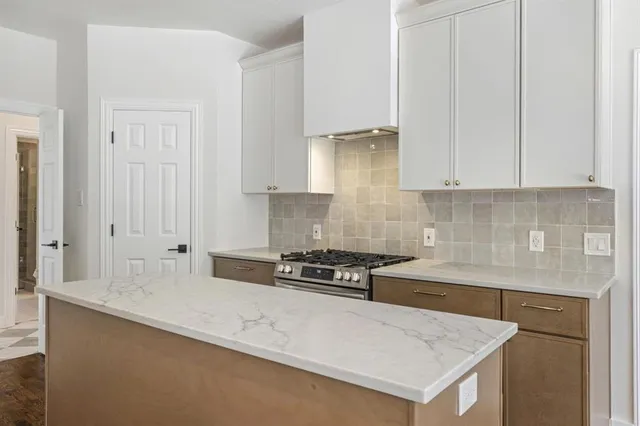 $759,900 | 5805 Kingsbrook Drive, Plano, TX 75093