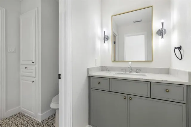 $759,900 | 5805 Kingsbrook Drive, Plano, TX 75093