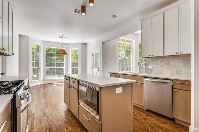 $759,900 | 5805 Kingsbrook Drive, Plano, TX 75093