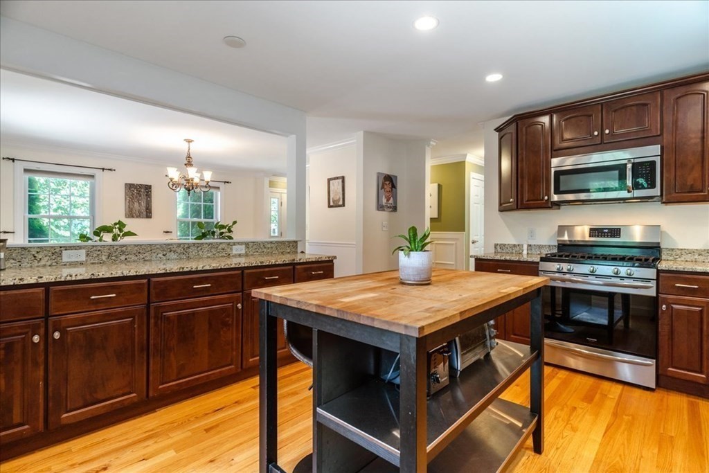 2 Erin Road Amesbury, MA 01913 - Photo 8 of 34