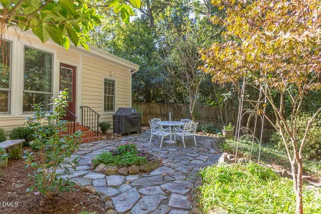 $1,200,000 | 519 Dogwood Drive, Chapel Hill, NC 27516