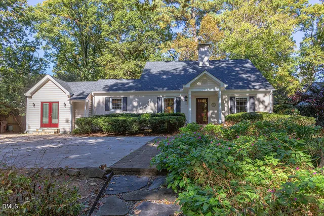 $1,200,000 | 519 Dogwood Drive, Chapel Hill, NC 27516