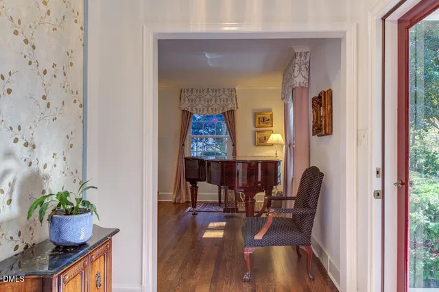 $1,200,000 | 519 Dogwood Drive, Chapel Hill, NC 27516