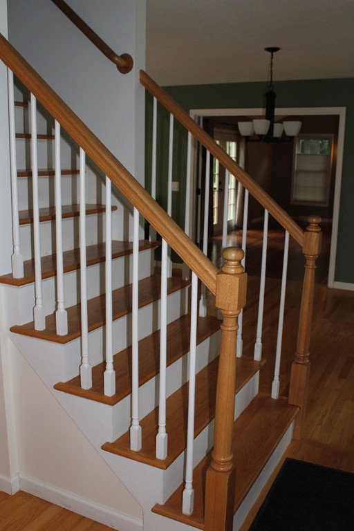 375 Springdale Road Westfield, MA 01085 - Photo 13 of 26 a view of entryway