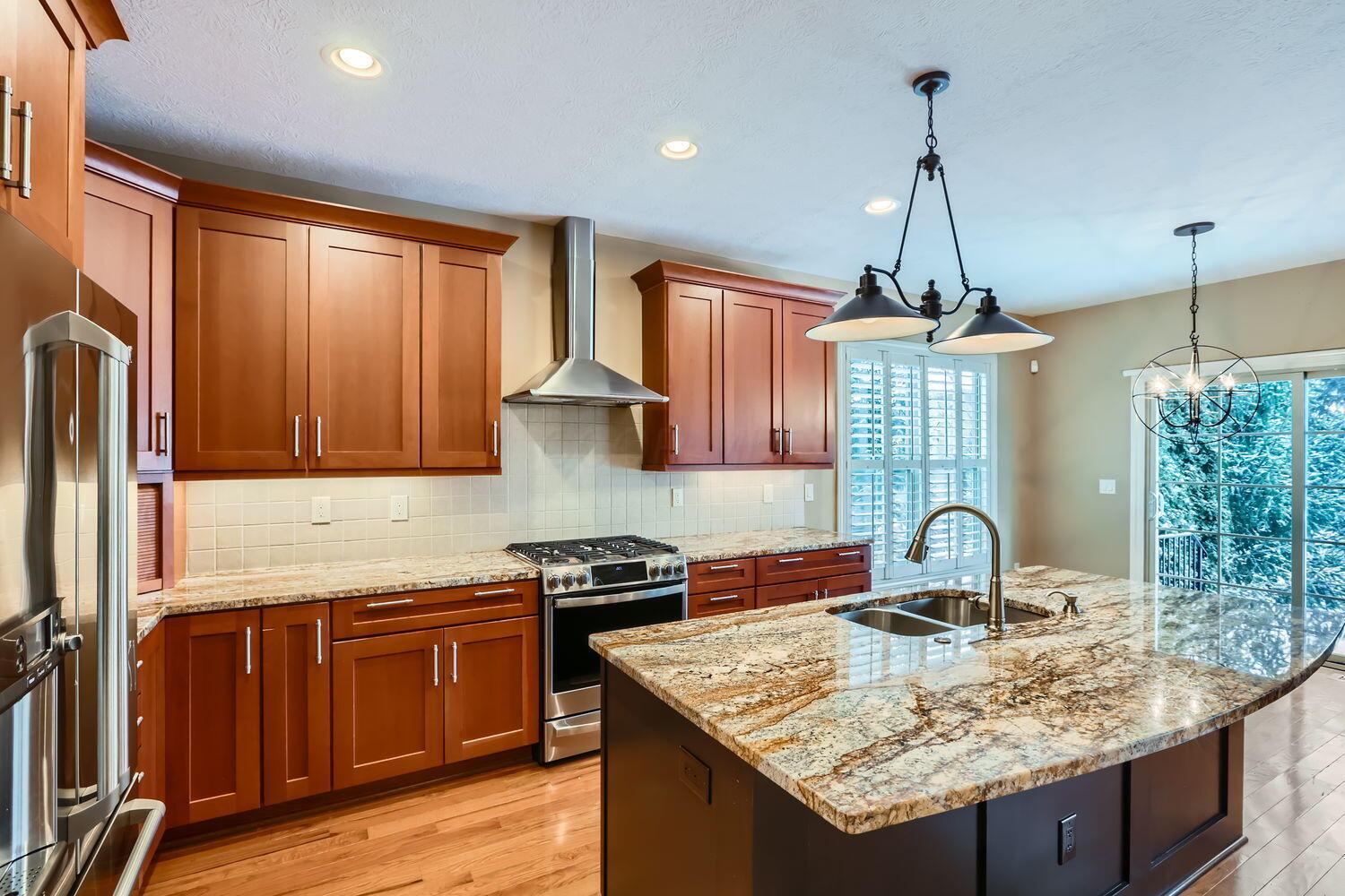 9040 Samari Place Powell, OH 43065 - Photo 10 of 31 Kitchen