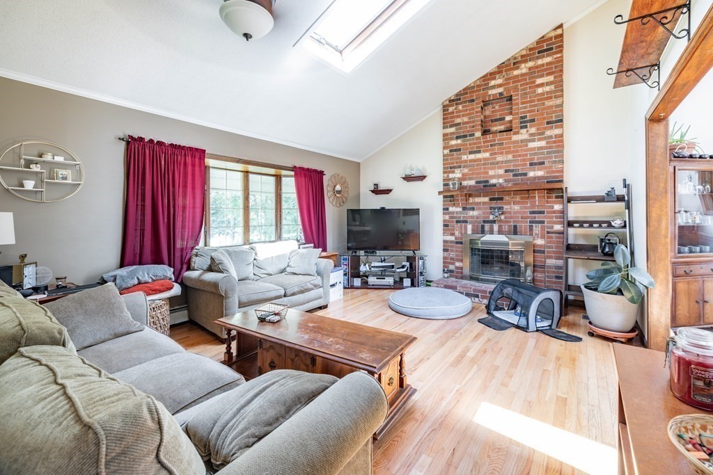14 Davis Road Southwick, MA 01077 - Photo 5 of 36 Gallery Image 5