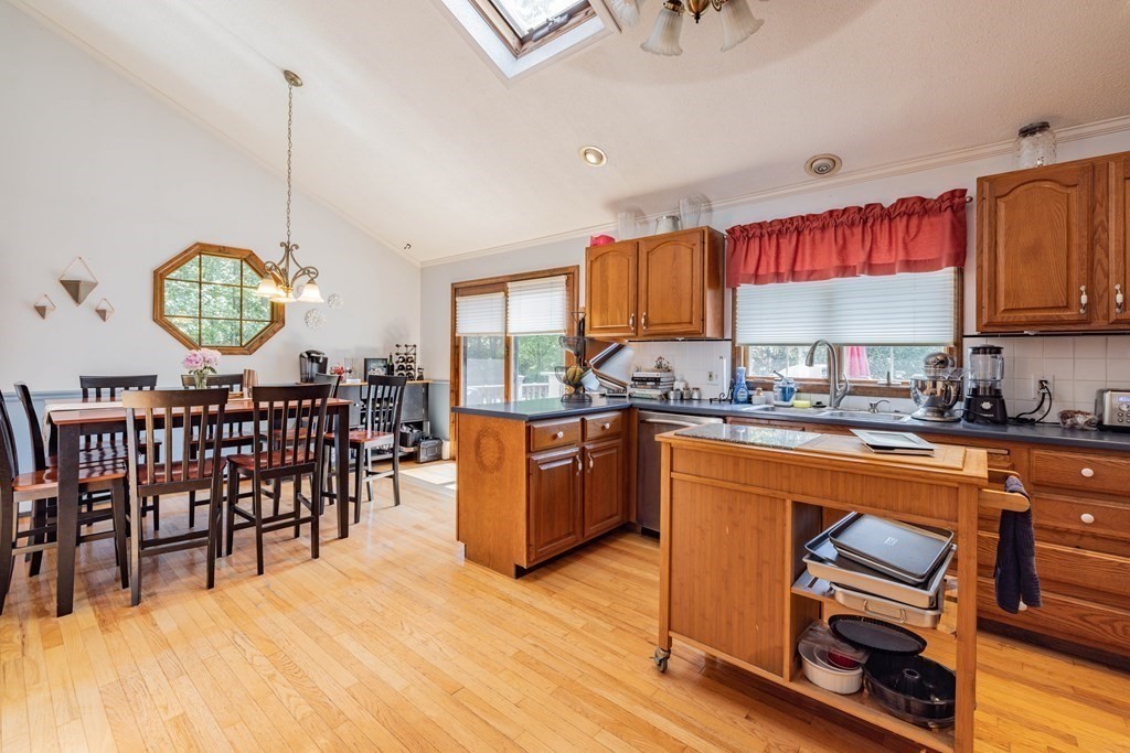 14 Davis Road Southwick, MA 01077 - Photo 10 of 36 Gallery Image 10