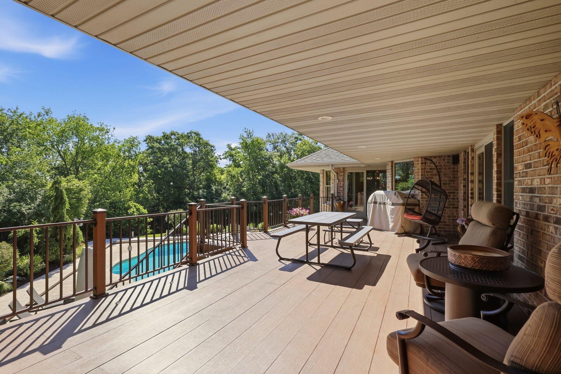 9325 East Six Corners Road Johnstown, WI 53563 - Photo 10 of 42 composite Deck