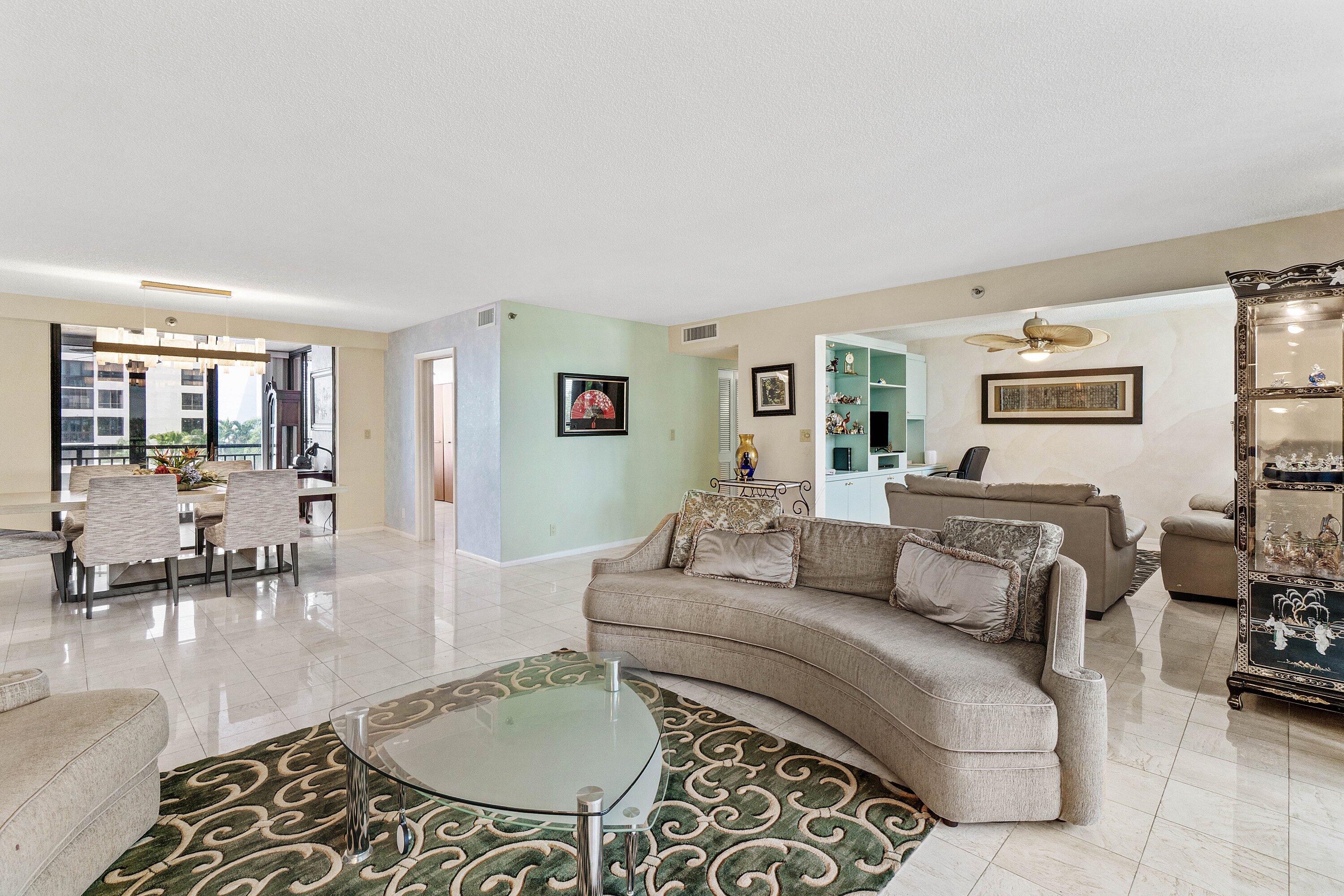 7202 Promenade Drive, Unit 401 Boca Raton, FL 33433 - Photo 3 of 28 LR 3