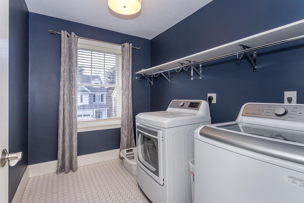 25 Brookview Road, Unit 25 Franklin, MA 02038 - Photo 20 of 28 a utility room with dryer and washer