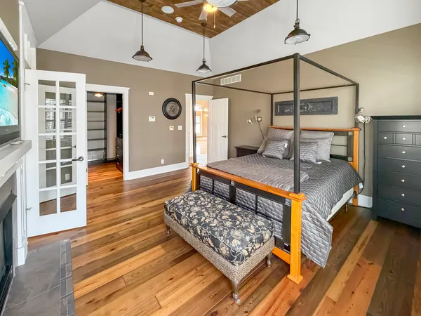 a view of livingroom with furniture and wooden floor