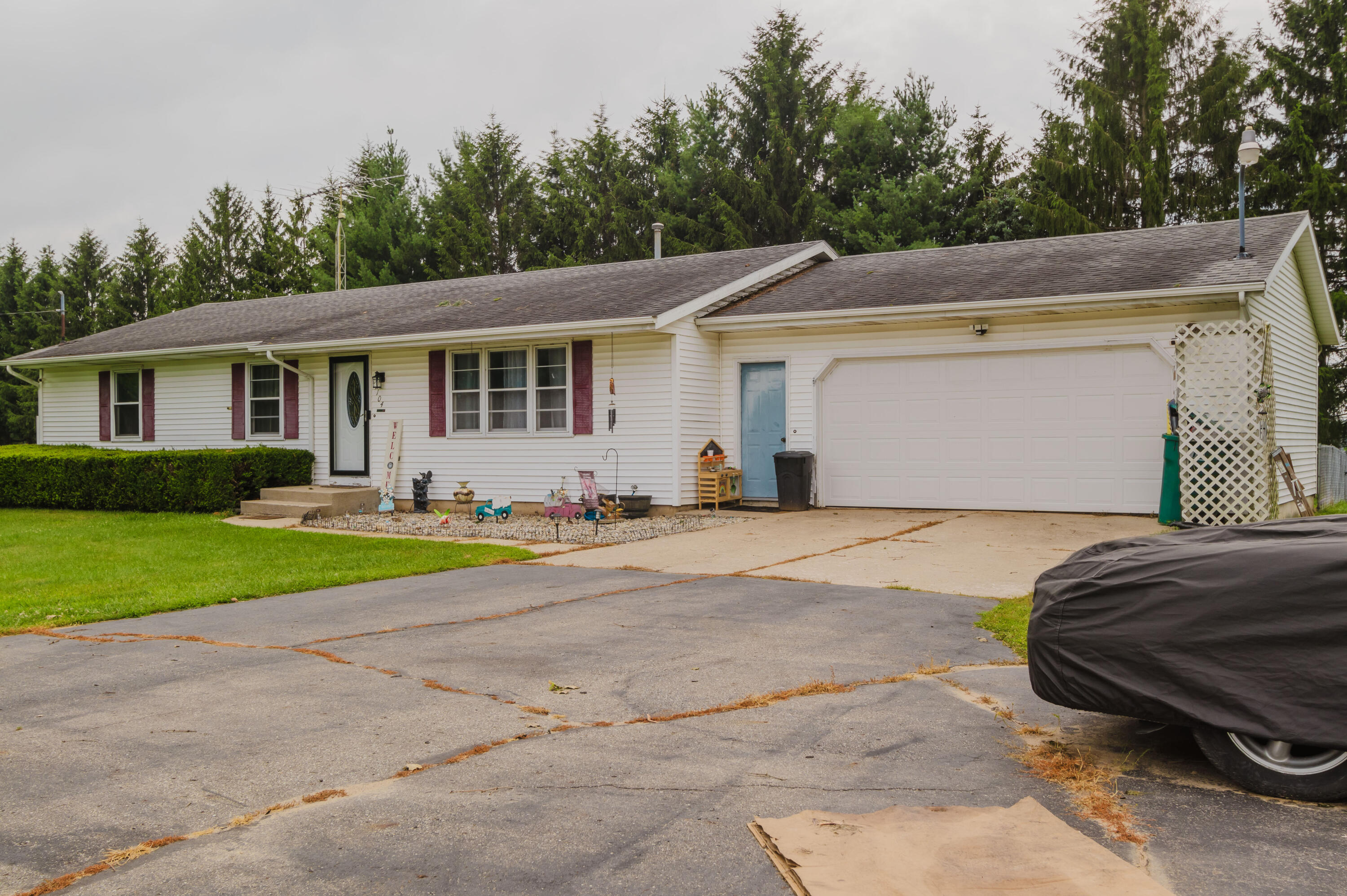 51104 Silver Street Three Rivers, MI 49093 - Photo 2 of 22 IMG_3055-HDR