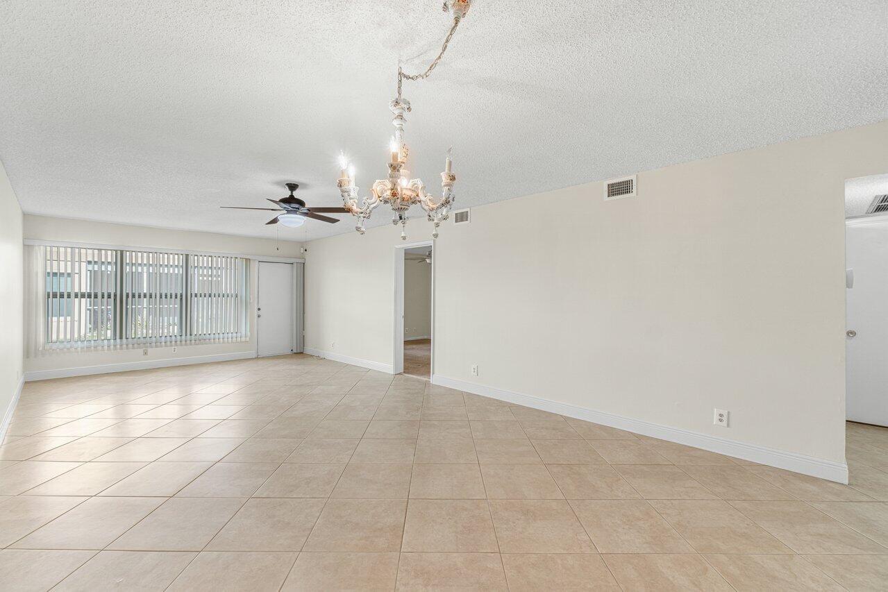 18731 Stewart Circle, Unit 5 Boca Raton, FL 33496 - Photo 8 of 31 006-18731StewartCircle-BocaRaton-FL-3349