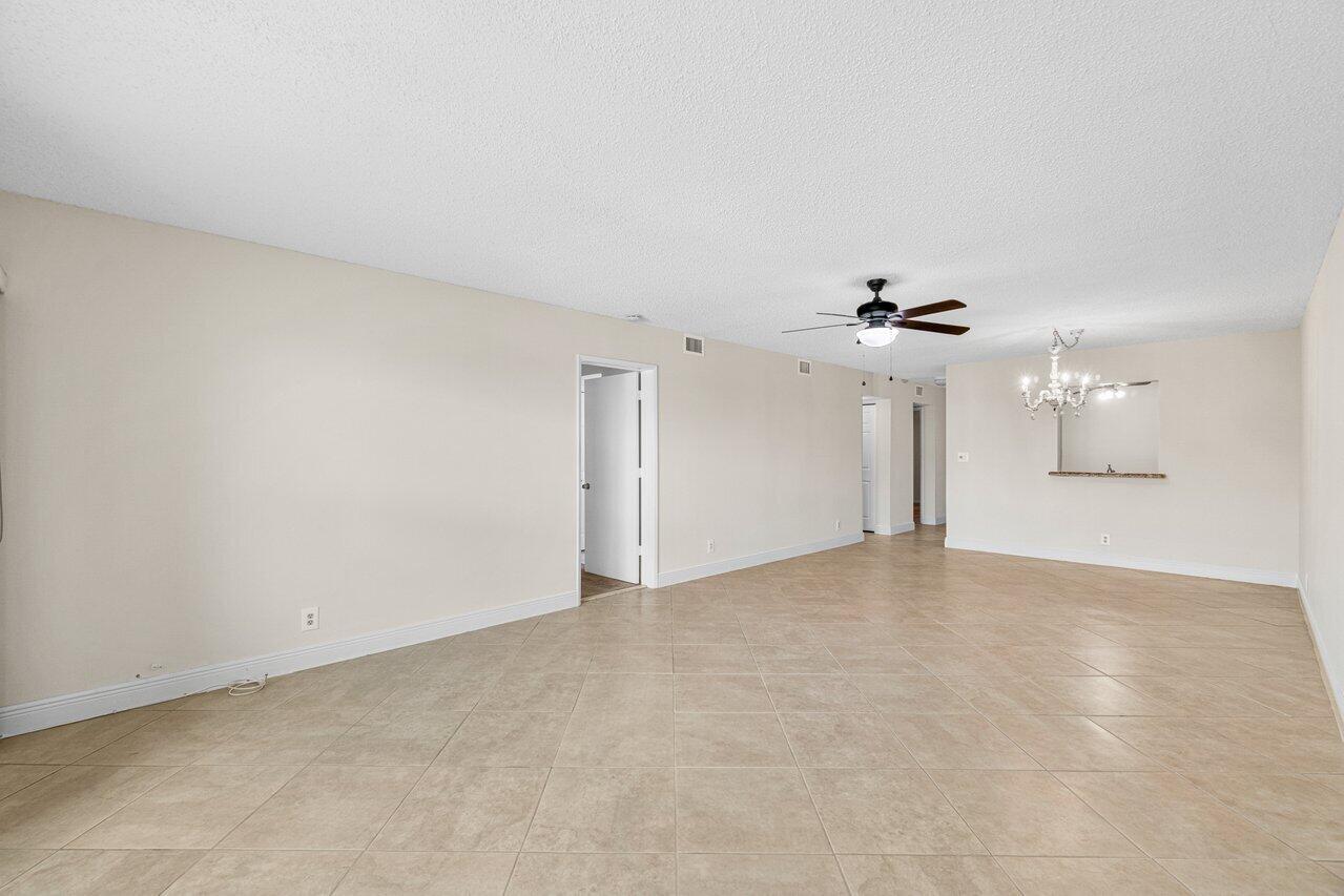 18731 Stewart Circle, Unit 5 Boca Raton, FL 33496 - Photo 10 of 31 007-18731StewartCircle-BocaRaton-FL-3349