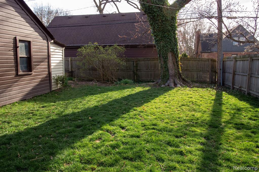 725 Lincoln Road Grosse Pointe, MI 48230 - Photo 54 of 68 Gallery Image 54