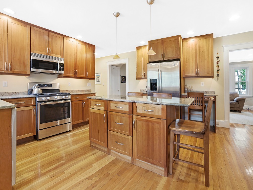 103 Athelstane Road, Unit 103 Newton, MA 02459 - Photo 3 of 14
