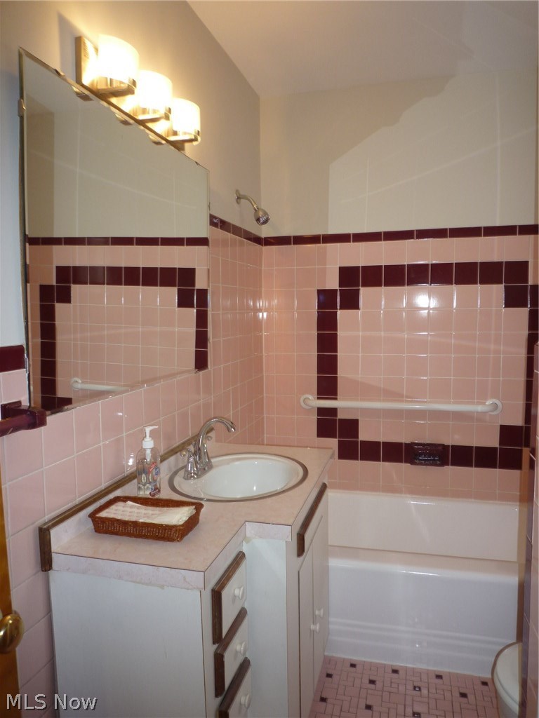 1422 Belrose Road Cleveland, OH 44124 - Photo 17 of 31 Gallery Image 17