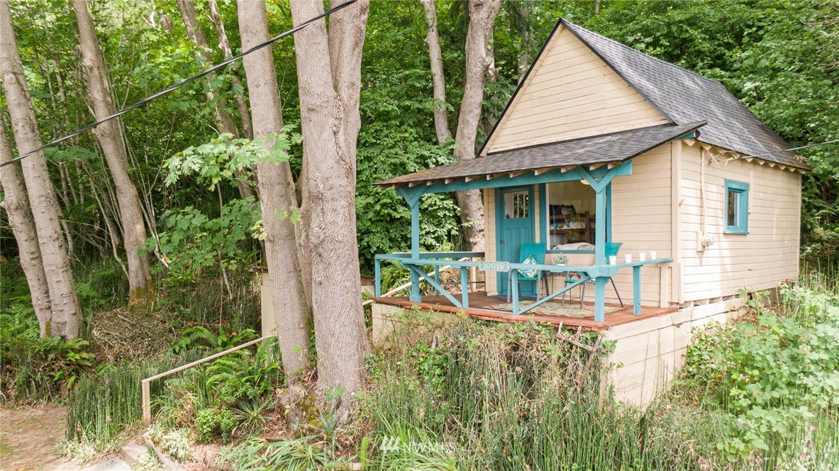 10016 Southwest Northilla Road Vashon, WA 98070 - Photo 13 of 31 Gallery Image 13
