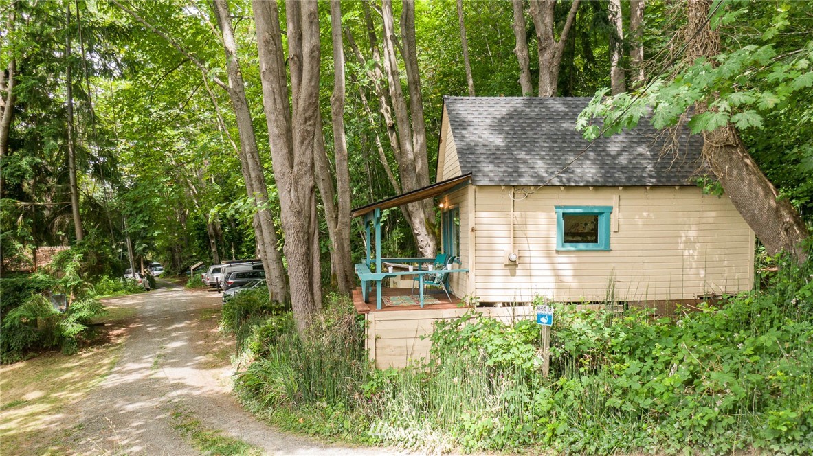 10016 Southwest Northilla Road Vashon, WA 98070 - Photo 15 of 31 Gallery Image 15