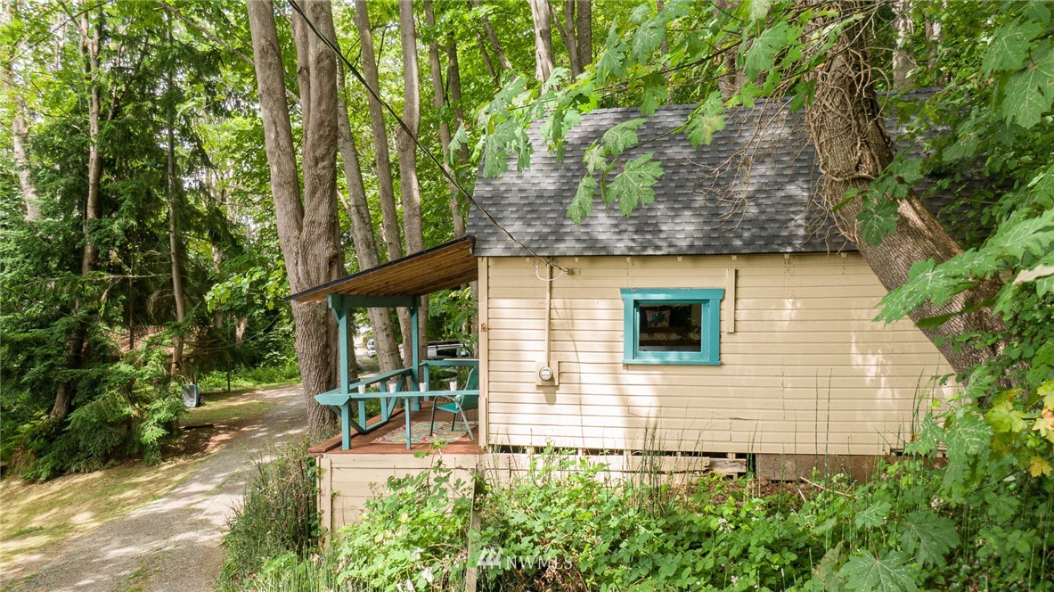 10016 Southwest Northilla Road Vashon, WA 98070 - Photo 16 of 31 Gallery Image 16