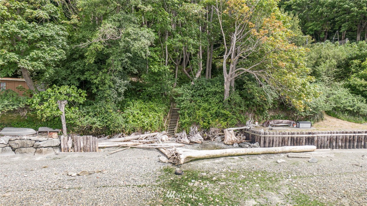 10016 Southwest Northilla Road Vashon, WA 98070 - Photo 19 of 31 Gallery Image 19