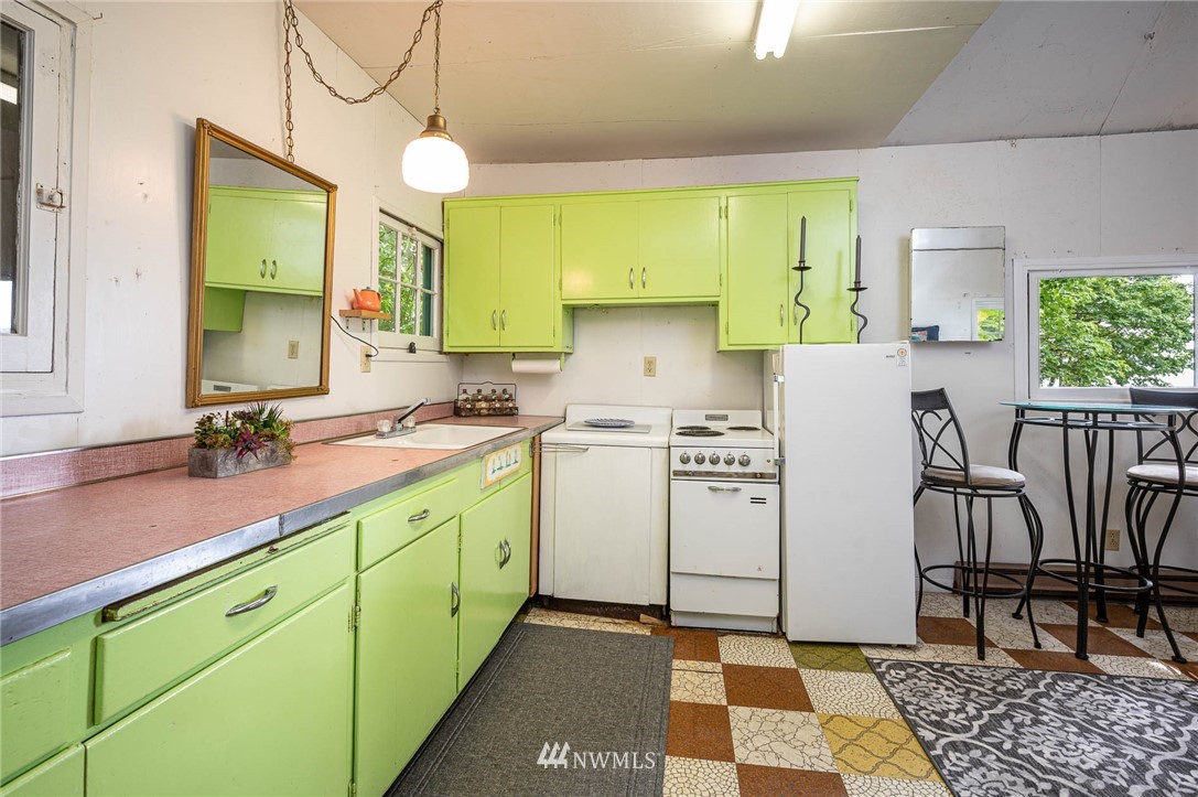 10016 Southwest Northilla Road Vashon, WA 98070 - Photo 28 of 31 Gallery Image 28