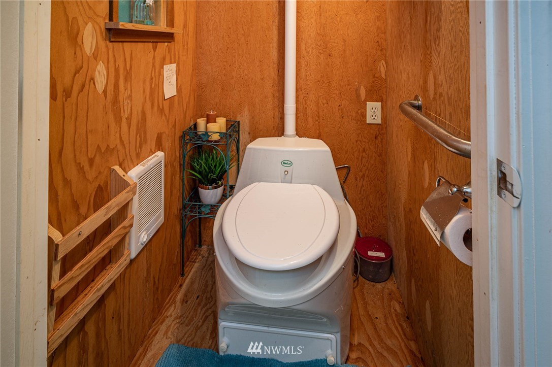 10016 Southwest Northilla Road Vashon, WA 98070 - Photo 30 of 31 Gallery Image 30