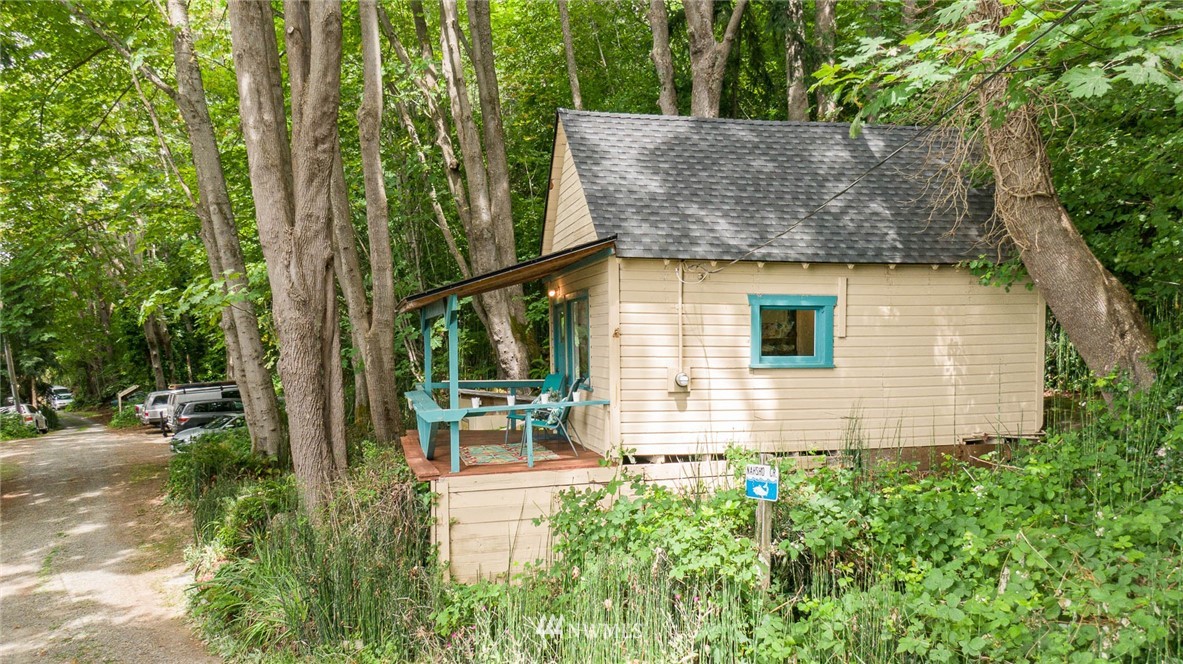 10016 Southwest Northilla Road Vashon, WA 98070 - Photo 10 of 31 Gallery Image 10