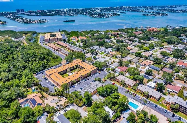 $200,000 | 12760 Indian Rocks Road, Unit 1048, Largo, FL 33774