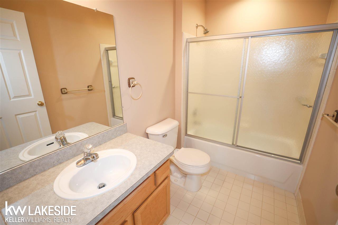 20620 Dunham Road Clinton Township, MI 48038 - Photo 12 of 20 50075030-11.JPG