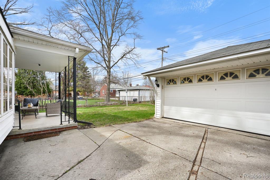 18722 Champaign Road Allen Park, MI 48101 - Photo 29 of 32 Gallery Image 29