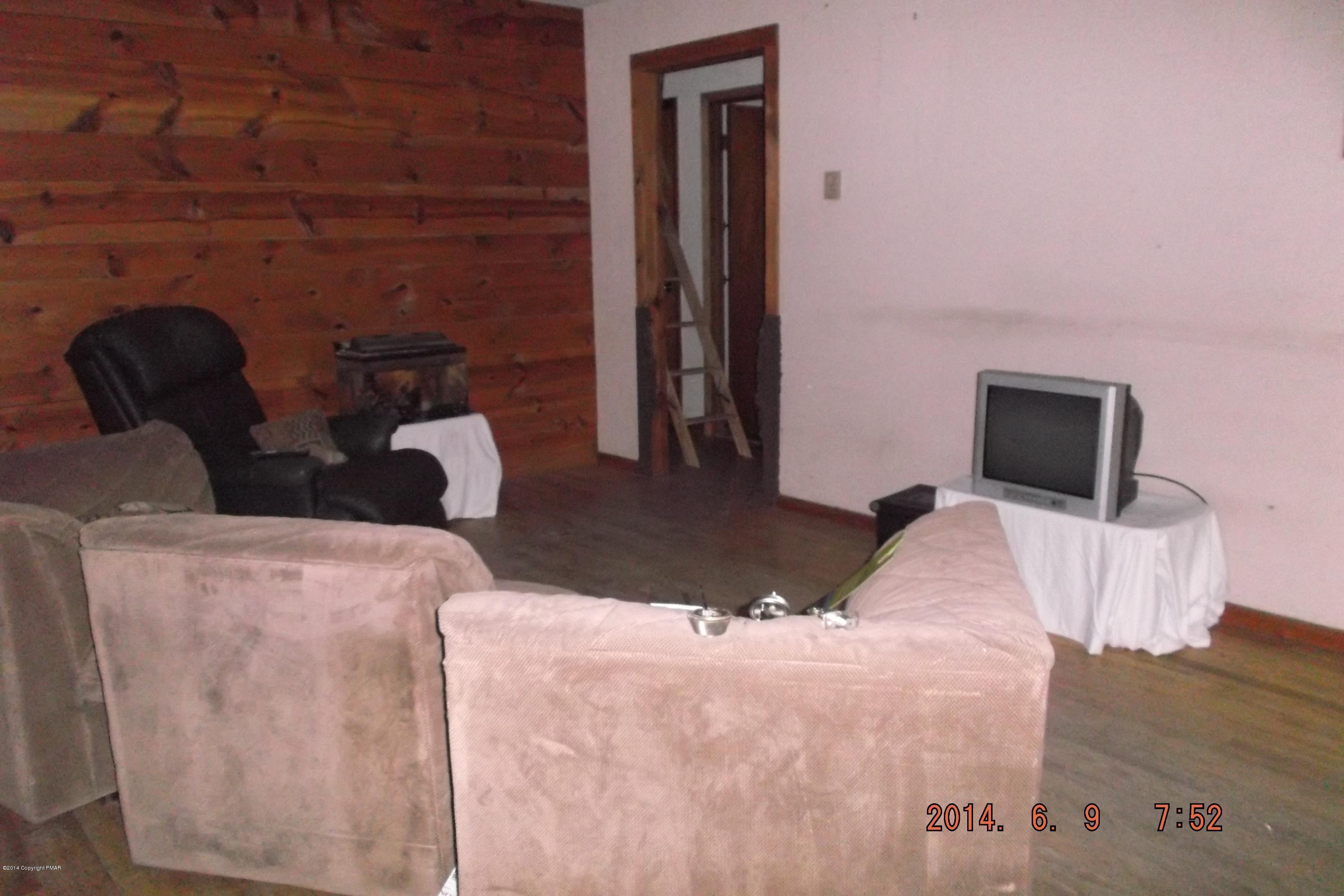 7417 Cherry Valley Road Stroudsburg, PA 18360 - Photo 5 of 14 DSCF5123
