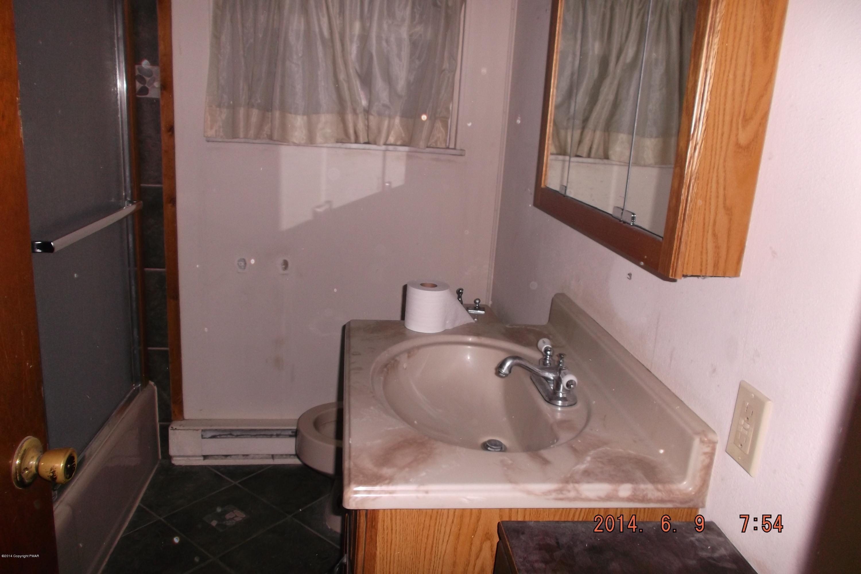 7417 Cherry Valley Road Stroudsburg, PA 18360 - Photo 10 of 14 DSCF5128