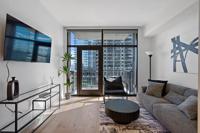 $3,500 | 1212 Demonbreun Street, Unit 806, Nashville, TN 37203