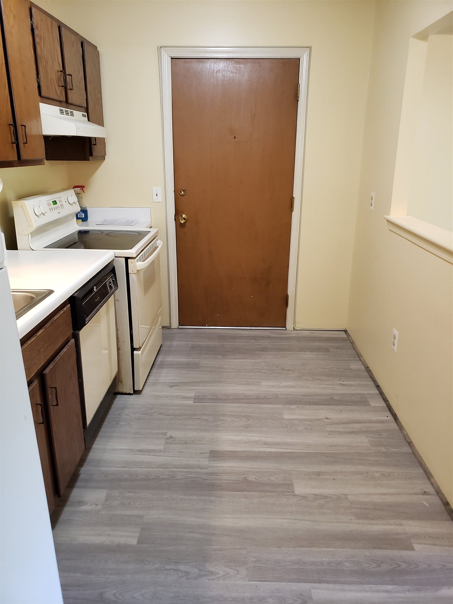 9 Strawberry Bank Road, Unit 20 Nashua, NH 03062 - Photo 5 of 10