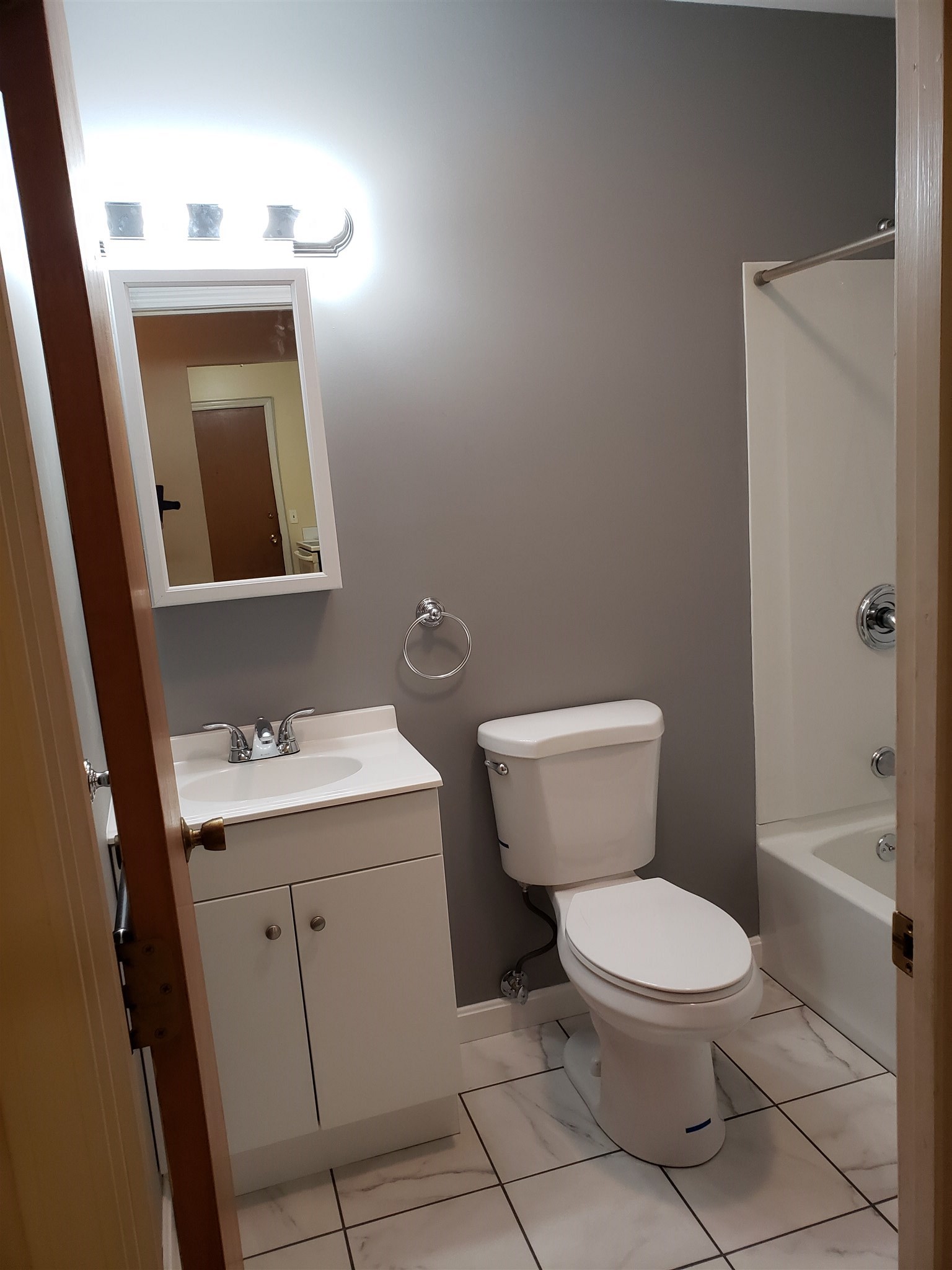 9 Strawberry Bank Road, Unit 20 Nashua, NH 03062 - Photo 6 of 10
