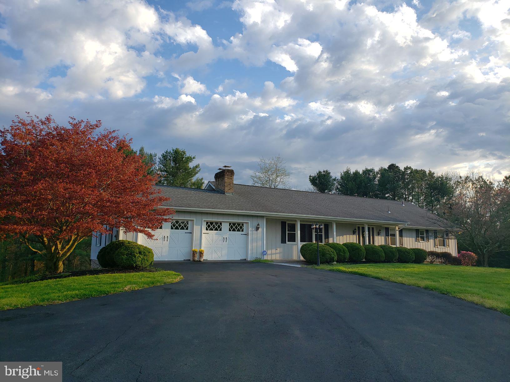 Custom-finished open-plan spacious & convenient