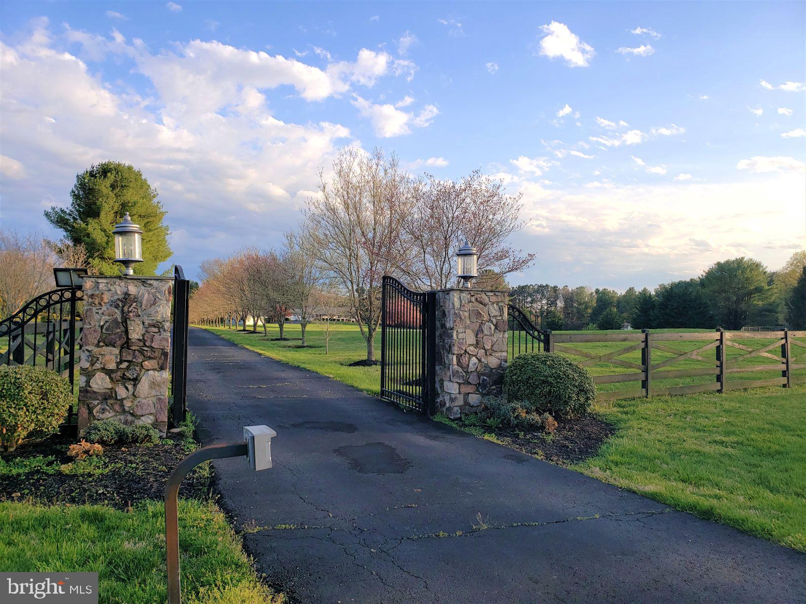 9395 Ramey Road Marshall, VA 20115 - Photo 2 of 71 Private gated entrance