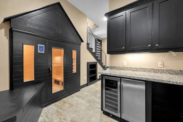 $715,000 | 828 Lake View Drive, Montgomery, TX 77356