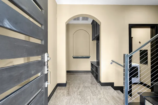 $715,000 | 828 Lake View Drive, Montgomery, TX 77356