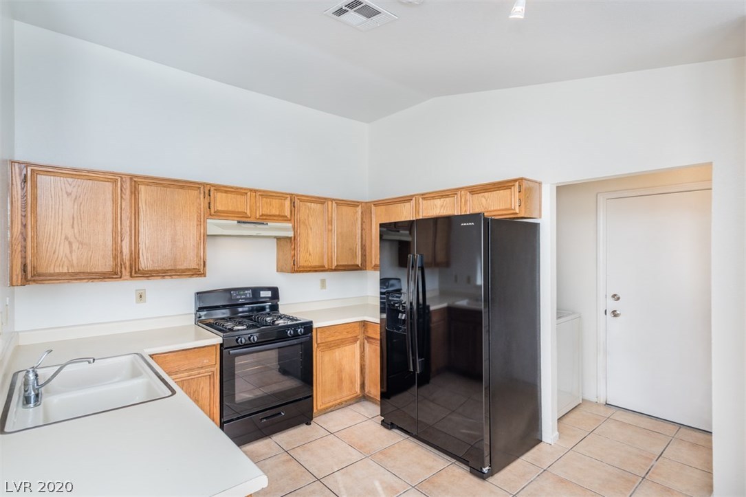 2705 Riley Oaks Court Las Vegas, NV 89108 - Photo 12 of 36 Gallery Image 12