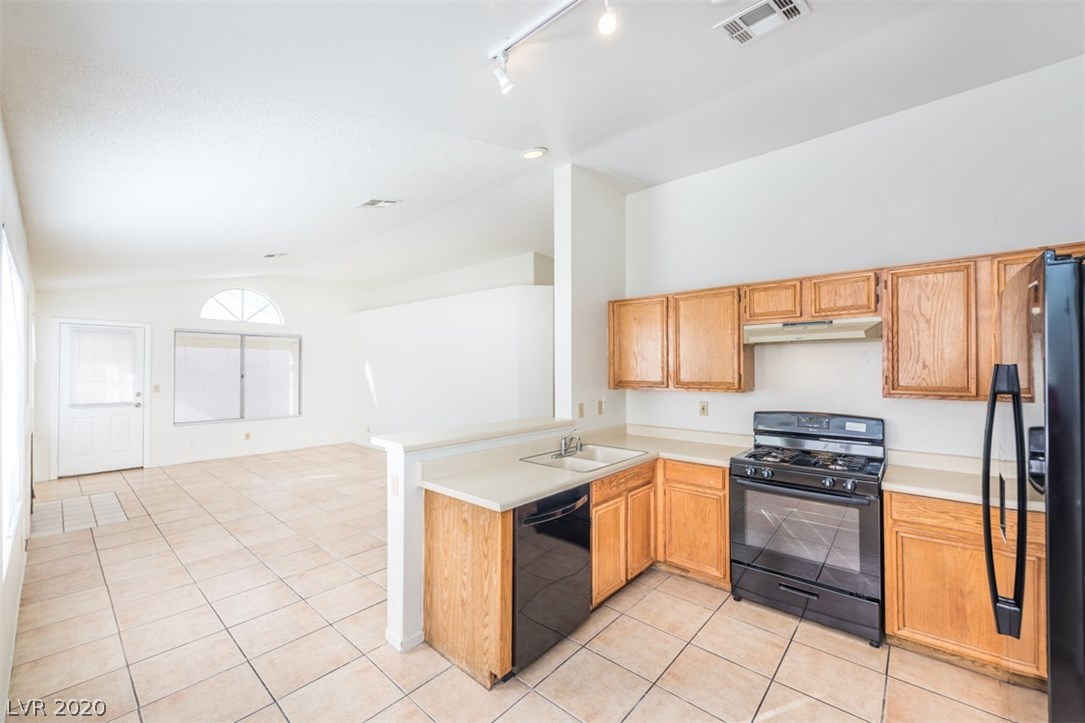 2705 Riley Oaks Court Las Vegas, NV 89108 - Photo 15 of 36 Gallery Image 15