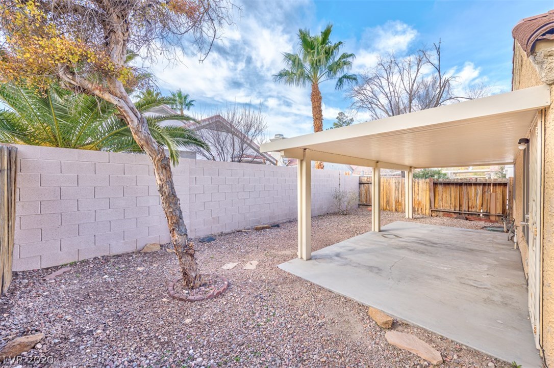 2705 Riley Oaks Court Las Vegas, NV 89108 - Photo 8 of 36 Gallery Image 8