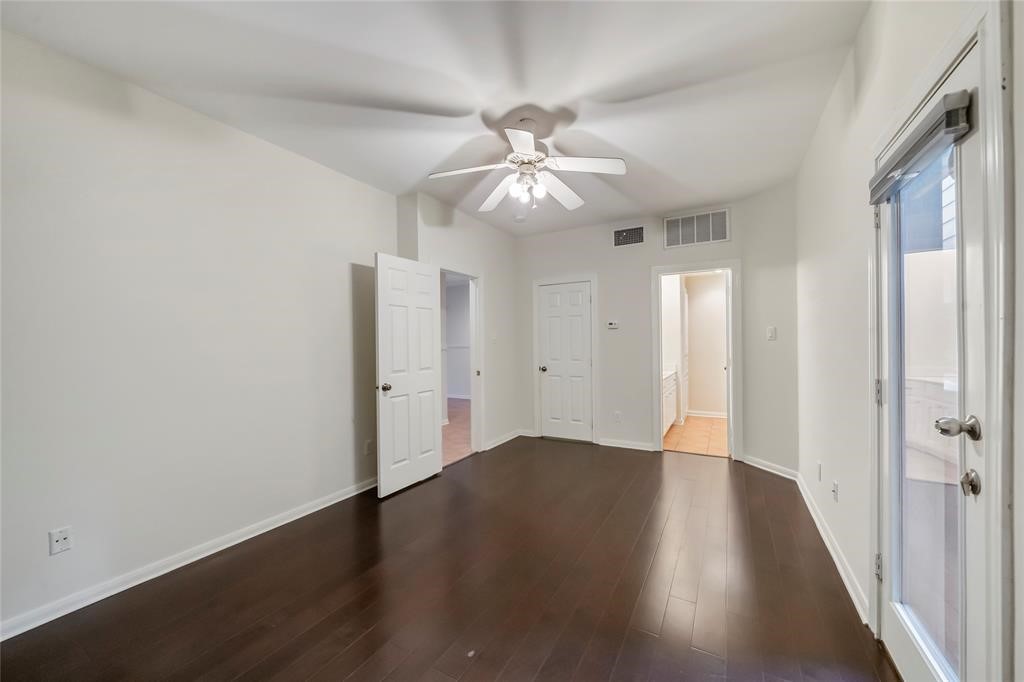 1517 Roy Street Houston, TX 77007 - Photo 4 of 25 Secondary bedroom on first floor